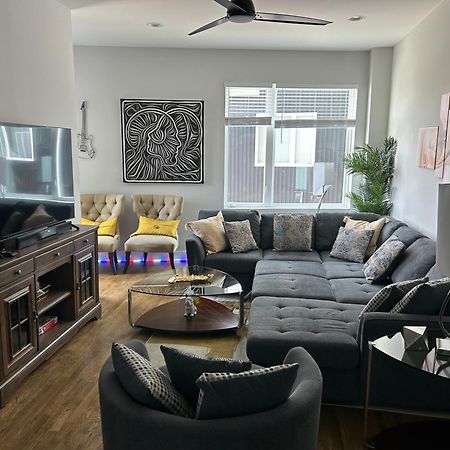 Luxury Townhome Skyline Views Mins To Dt Νάσβιλ Εξωτερικό φωτογραφία