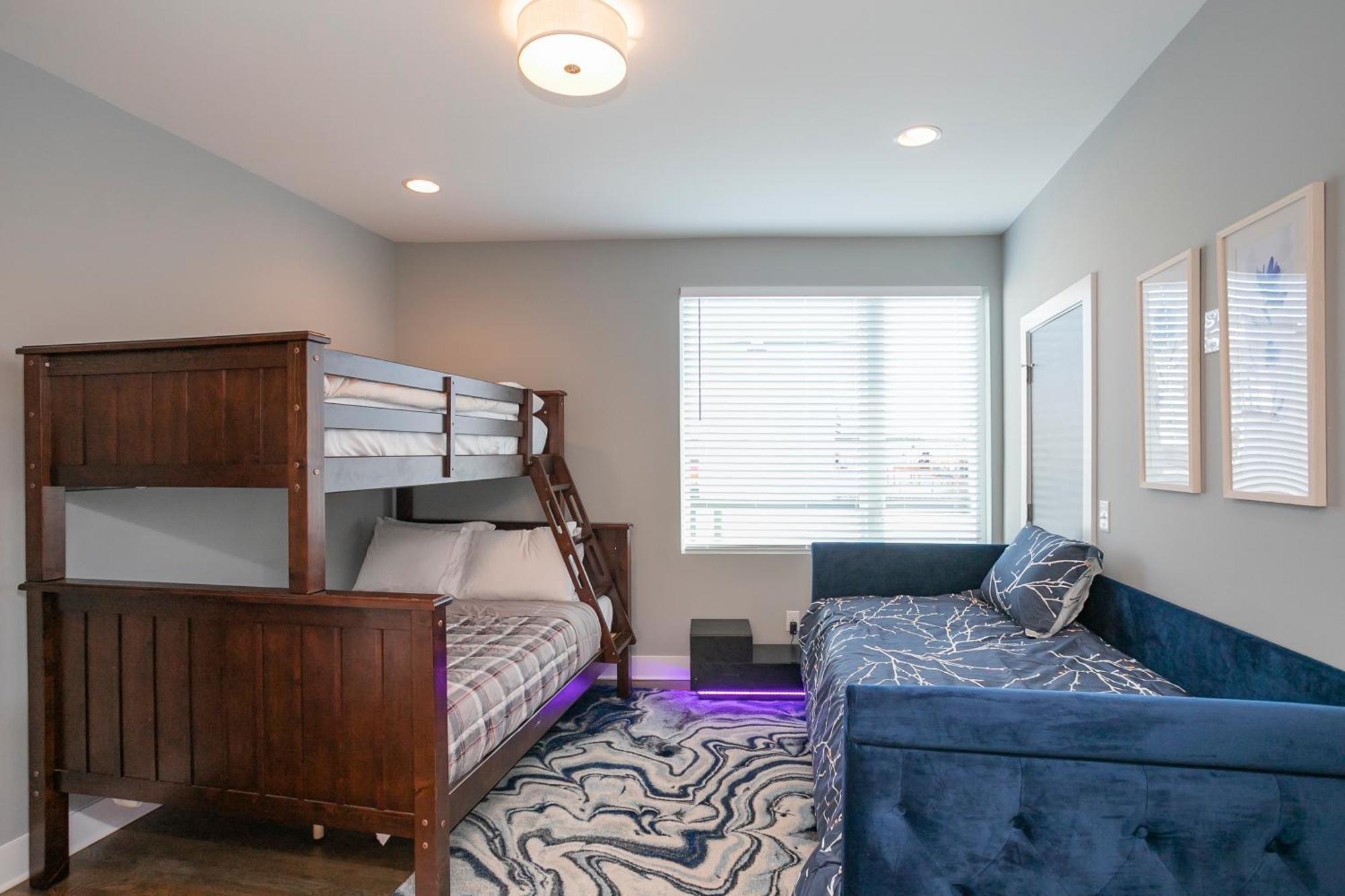 Luxury Townhome Skyline Views Mins To Dt Νάσβιλ Εξωτερικό φωτογραφία