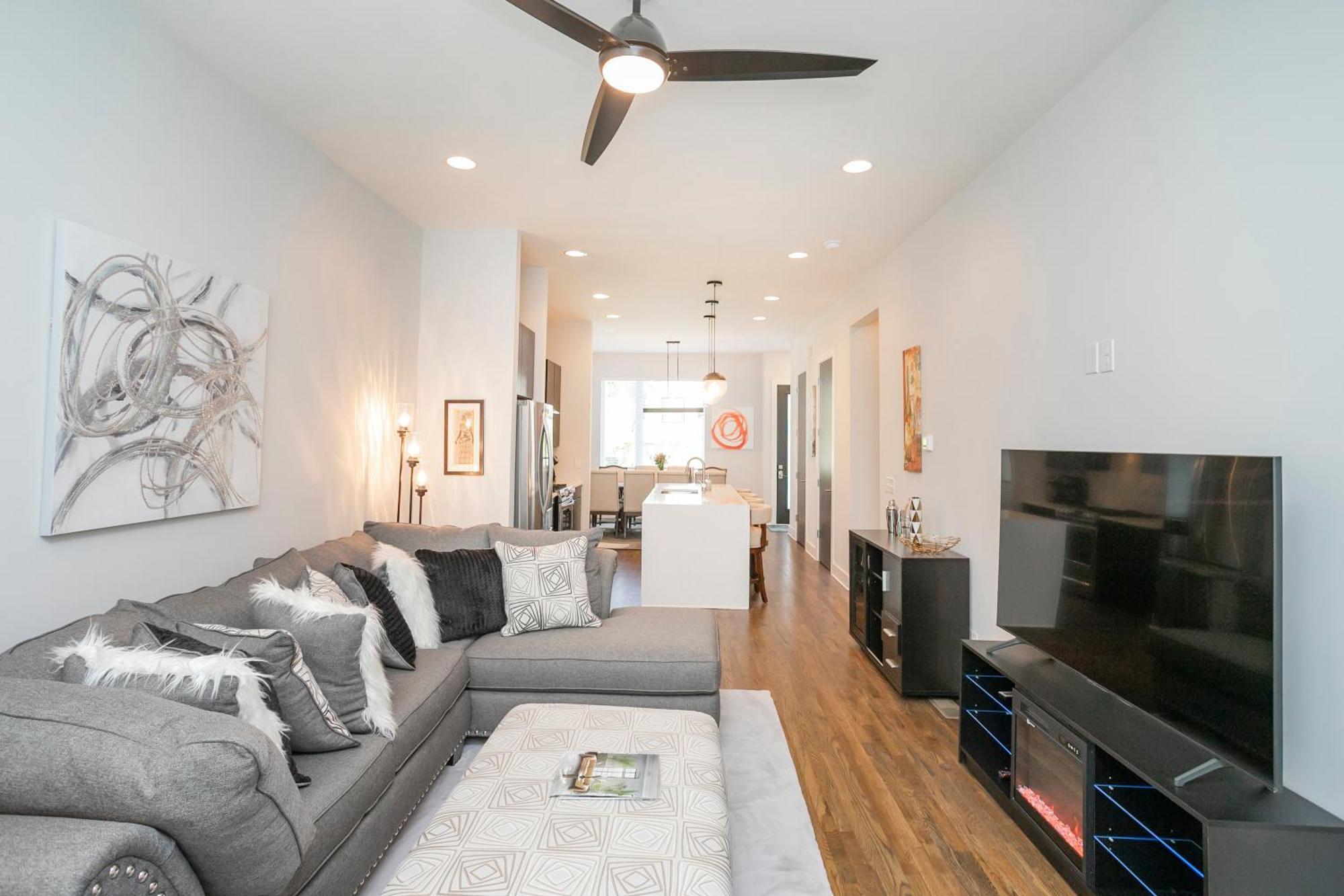 Luxury Townhome Skyline Views Mins To Dt Νάσβιλ Εξωτερικό φωτογραφία