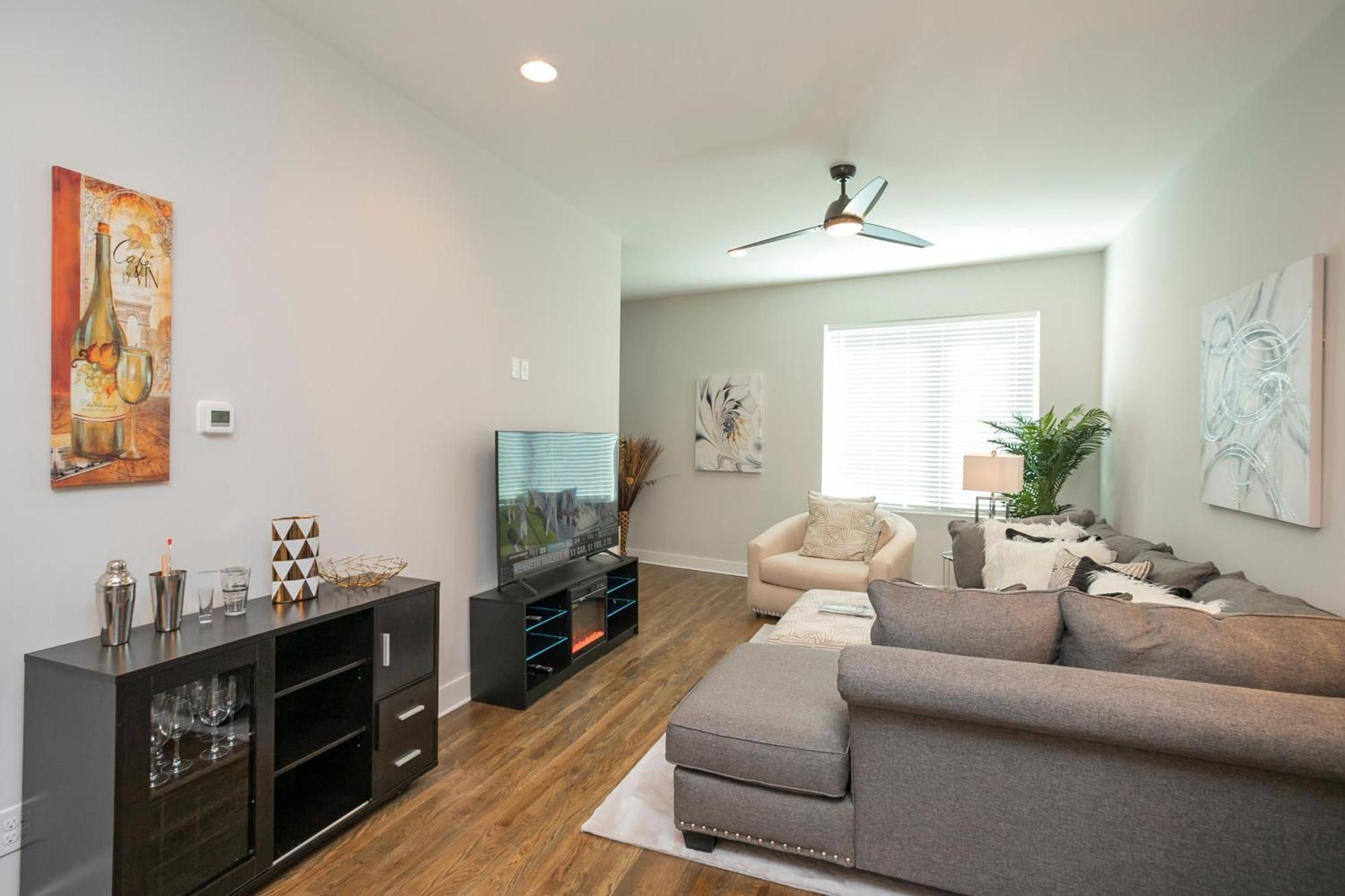 Luxury Townhome Skyline Views Mins To Dt Νάσβιλ Εξωτερικό φωτογραφία